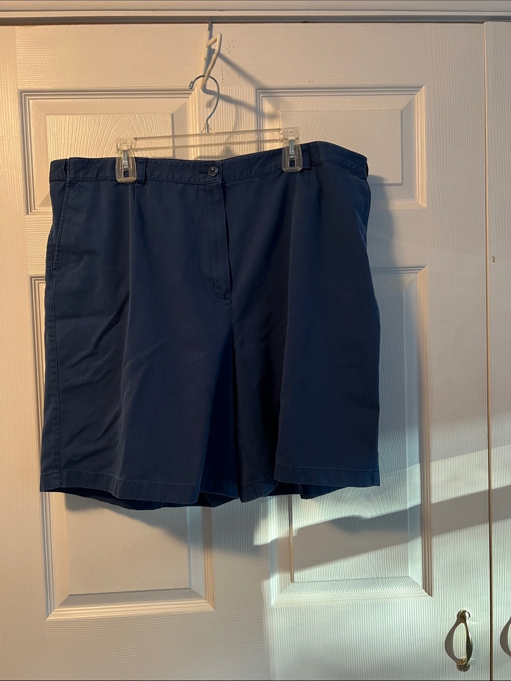 Gorgeous Women's 100% cotton LL Bean Bermuda Blue Classic Shorts